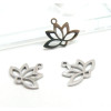 Pendentifs Yoga Fleur de Lotus 18 mm en acier Inoxydable  finition Argenté