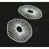 Estampes - pendentif filigrane Géométrique Anémone 42 par 33mm - métal finition BLANC
