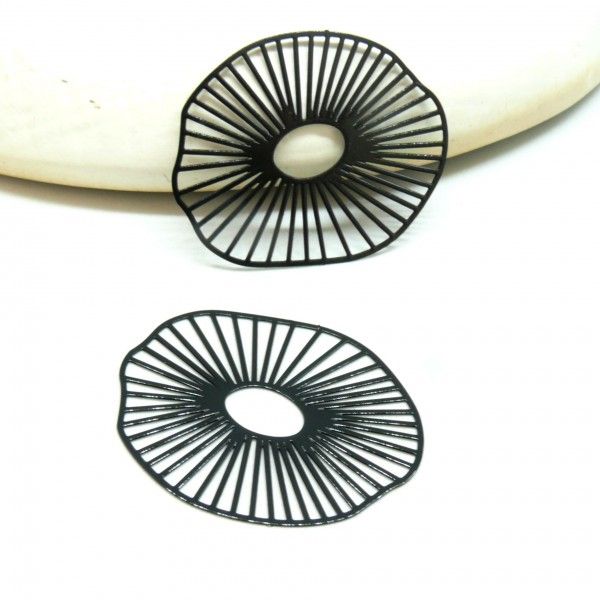 Estampes - pendentif filigrane Géométrique Anémone 42 par 33mm - métal finition NOIR