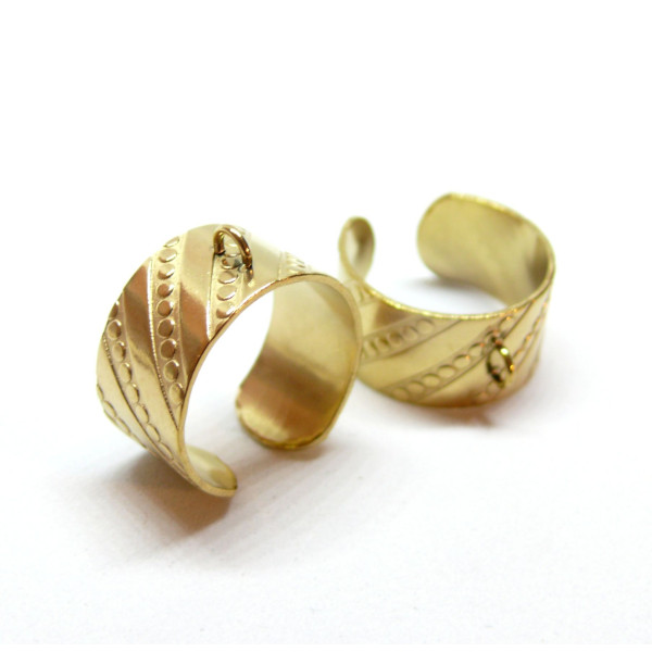 Support de Bague largeur 10 mm avec un anneau et Motif Graphique, ACIER INOXYDABLE 304, placage IONIQUE Doré