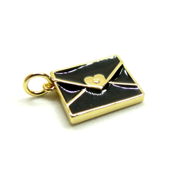 Pendentif Enveloppe avec Coeur  résine émaillé NOIR 19 mm cuivre finition Doré à l'or fin 18K