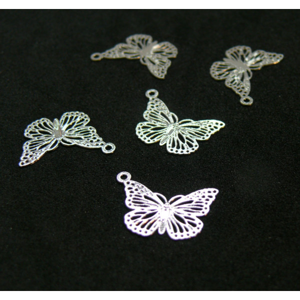 Estampes, Pendentifs Papillons 15mm, métal finition Argenté