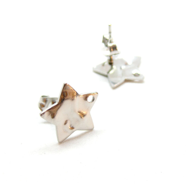Boucles d'oreilles, Puces Etoile martelé 12.5mm, Acier Inoxydable 304, finition Argenté, avec embouts poussoirs