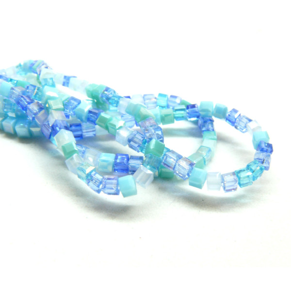 Perles Cubes verre 2.5mm, facettées irisées, Multicolores