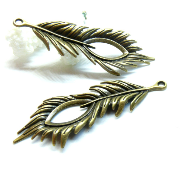 Pendentifs Plumes Arty 72mm – Laiton Finition Bronze
