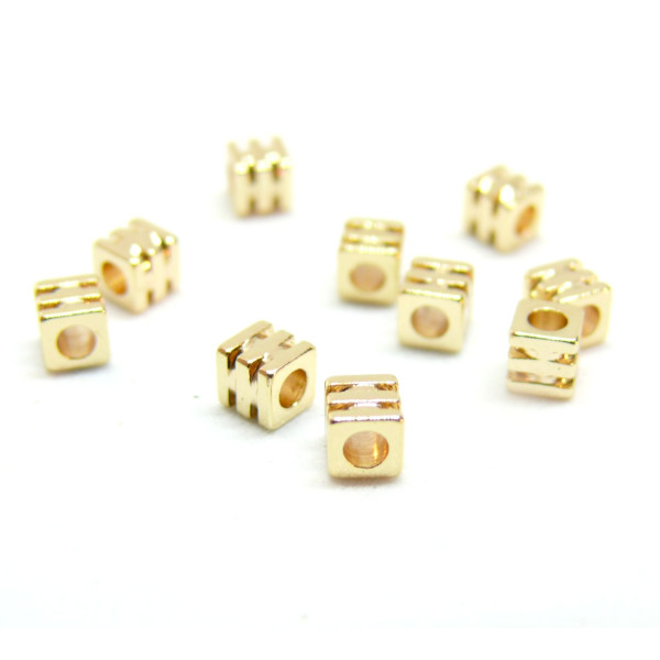 Perles Intercalaires Cube travaillés 3 mm, Laiton finition Doré à l'or fin 18K