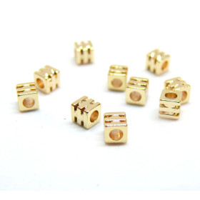 Perles Intercalaires Cube travaillés 3 mm, Laiton finition Doré à l'or fin 18K