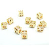 Perles Intercalaires Cube travaillés 3 mm, Laiton finition Doré à l'or fin 18K