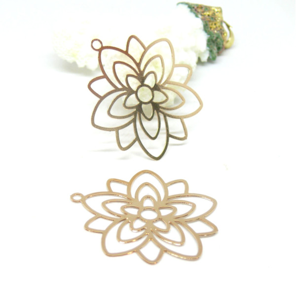 Estampes, pendentif filigrane, Fleur forme Mandala 30mm métal Coloris Doré DIY