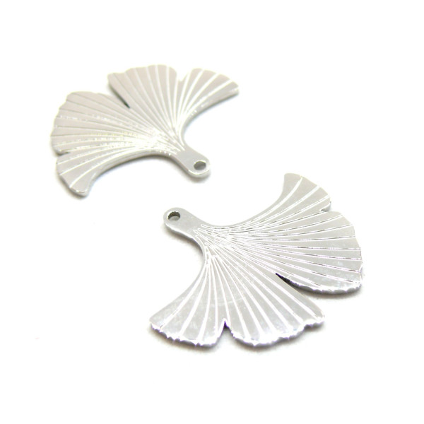 Pendentif Feuille de Ginkgo biloba 22mm, Acier Inoxydable 304, finition Argent Platine
