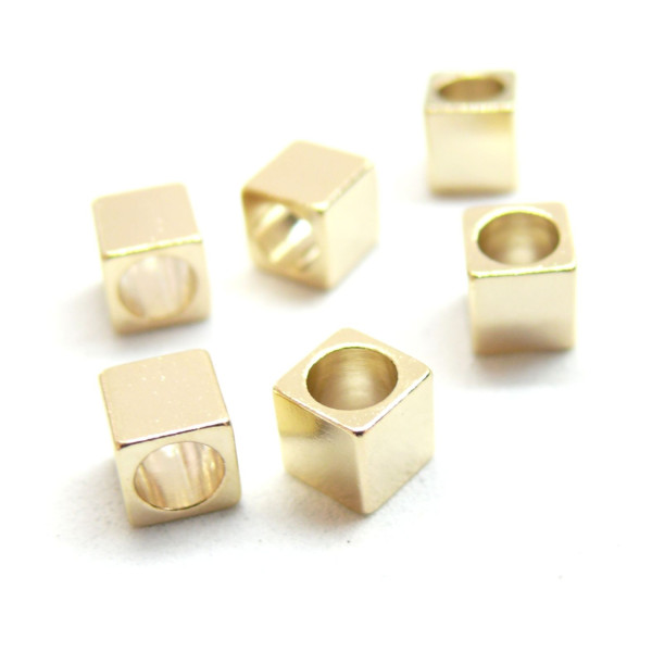 Perles Intercalaires Cube 5mm, Laiton, finition Doré à l'or fin 24K