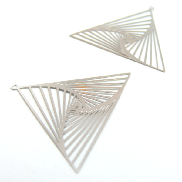 Estampes Pendentifs Filigrane Triangle 38 mm – Acier Inoxydable Finition Argent