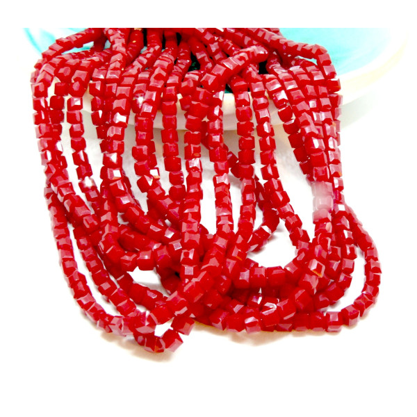 Perles, Cube facettées 2mm, en verre Coloris Rouge 36