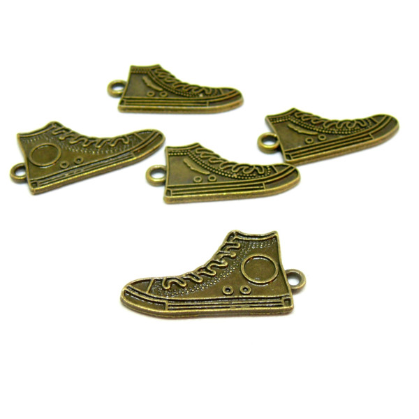 P23525 Lot de 4 pendentifs MIXTE Baskets Hautes métal couleur Bronze