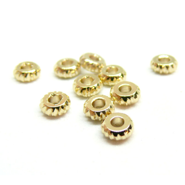 Perles Intercalaires, Rondelles Travaillées 5 par 2mm, Laiton, finition Doré à l'or fin 24K