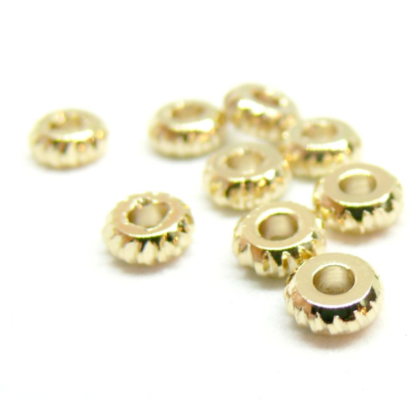 Perles Intercalaires, Rondelles Travaillées 5 par 2mm, Laiton, finition Doré à l'or fin 24K