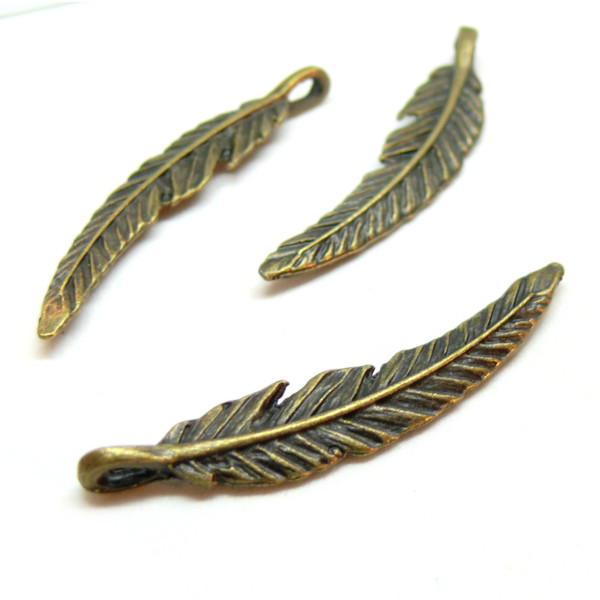 Ref H001 – Lot de 2 ou 4 Pendentifs Plume Biface 40mm – Laiton Finition Bronze