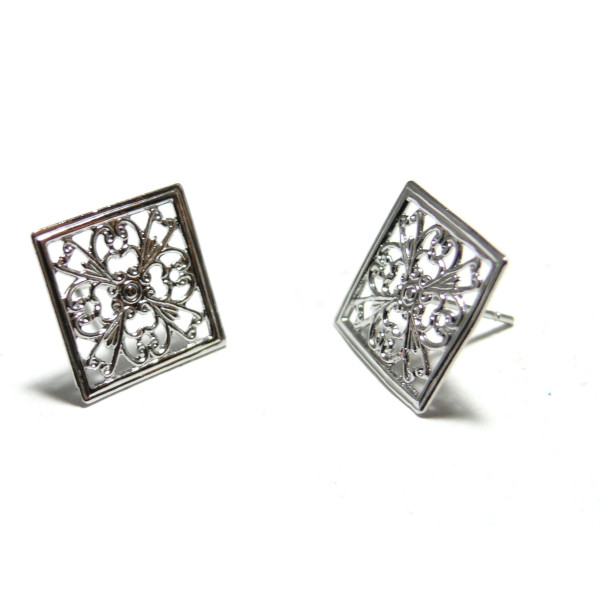 Boucles d'oreilles puce dentelle carré argent platine