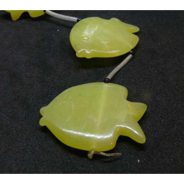 Perle, pendentif POISSON 32mm,  Jade Citron