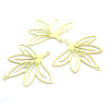 Estampes, pendentif connecteur, filigrane Fleur 37 par 36mm, cuivre coloris Jaune Pale