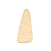 Pendentifs Géométrique Triangle martelé 26mm, Laiton, finition Doré à l'or fin 18K