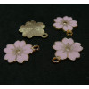 Lot de 5 ou 10 Pendentifs Fleurs de Sakura Émaillées Rose 17 mm – Métal Doré