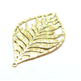Pendentif, Feuille martelée 50mm, Acier Inoxydable 30, finition Doré à l'or fin 18K, Placage IONIQUE