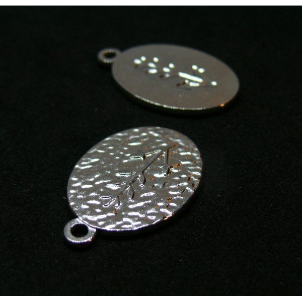 PS11926628 – Lot de 2 Pendentifs Ovale Martelé avec Plante 23mm – Acier Inoxydable 304 Argenté