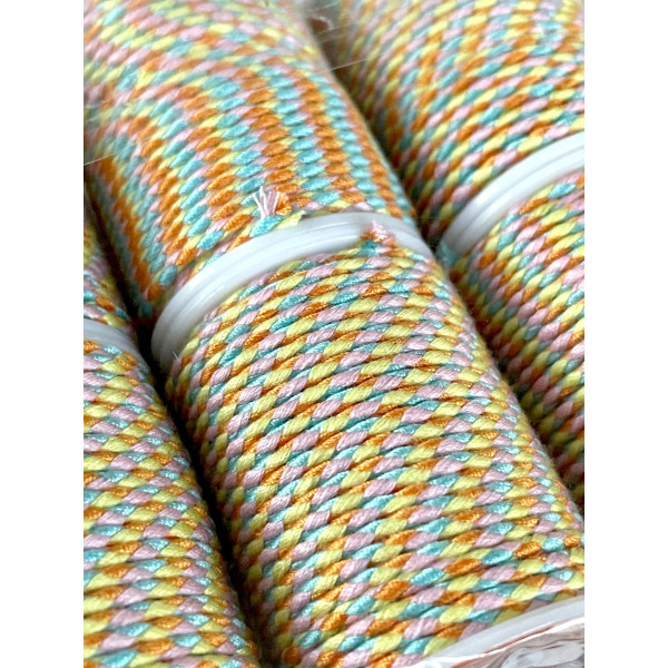 Cordon tressé, fil métallisé doré 1.5mm