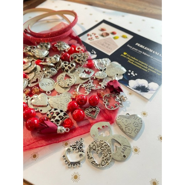 Pochette surprise Spéciale Saint Valentin MiX de Pendentifs breloques, Perles, Cordons....Coloris Argent