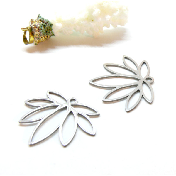 Pendentifs Fleurs de Lotus 34mm, Acier Inoxydable 304 finition Argenté