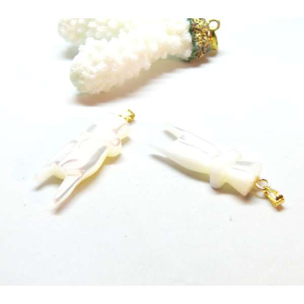 Pendentif Boho chic, amulette Mano Cornuto, Heavy metal, nacre 35mm, Laiton finition Doré
