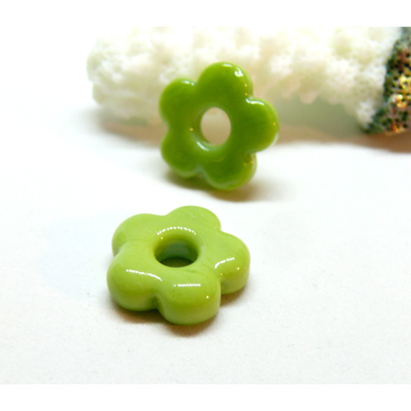 Pendentifs forme fleur 16mm, Verre coloris Vert