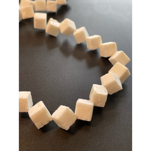 Perles Cubes diagonale 14mm, Corail éponge BLANC