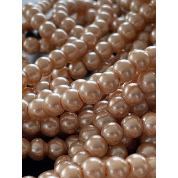 PB48 – 1 Fil d’environ 140 Perles de Verre Nacre Champagne 6mm