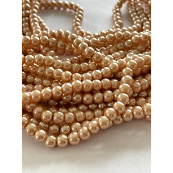 PB48 – 1 Fil d’environ 140 Perles de Verre Nacre Champagne 6mm