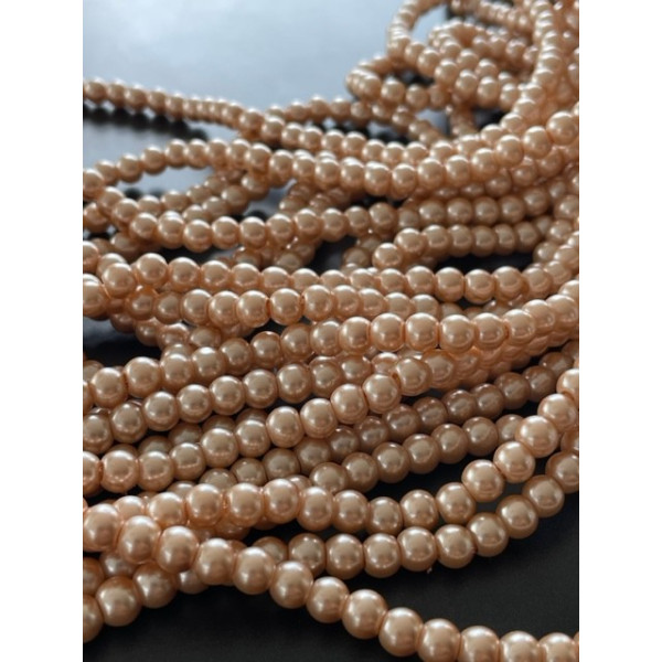 PB48 – 1 Fil d’environ 140 Perles de Verre Nacre Champagne 6mm