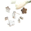 Boucles d'oreilles, Puces Travaillées forme fleur 12mm avec trou et embouts poussoirs, Acier Inoxydable 304, finition ARGENT