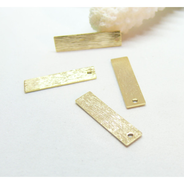 Pendentifs, breloques Rectangle texturés 20 mm, Laiton, finition Doré à l'or fin 24K
