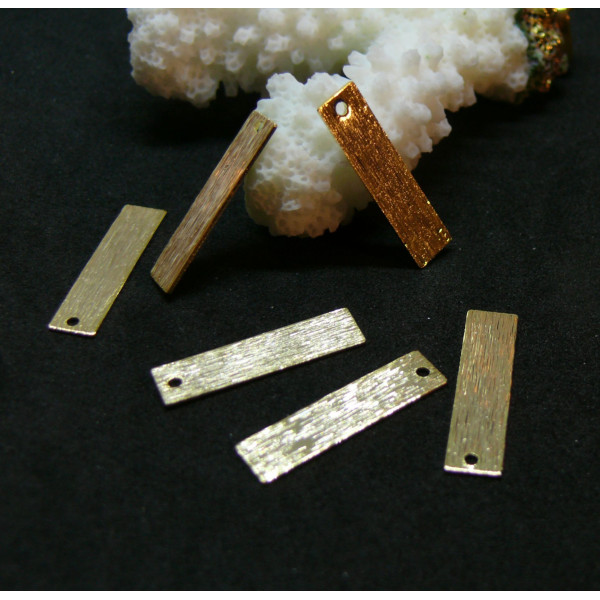 Pendentifs, breloques Rectangle texturés 20 mm, Laiton, finition Doré à l'or fin 24K