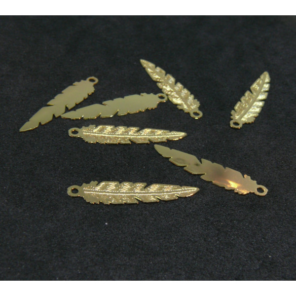 Estampes, pendentifs filigrane Plumes 17 par 4mm,  laiton finition Doré