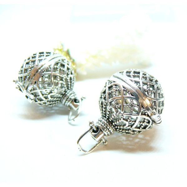 Pendentif Cage Bola laiton finition Argent Antique pour Perle Bola en 16/18mm