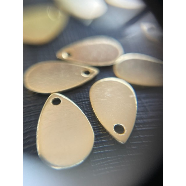 Pendentifs Médaillon forme Goutte 10 mm, Laiton finition Doré à l'or fin 24K