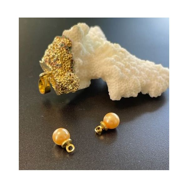 Pendentifs Rond 6 mm Nacre Ivoire métal finition Doré