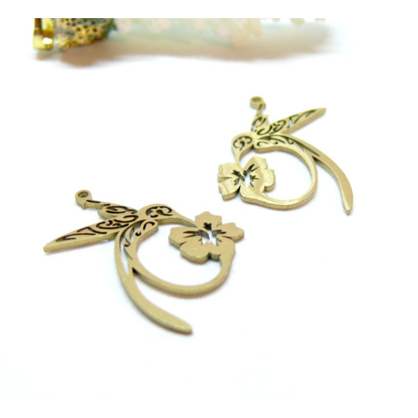 Pendentif Colibri et Fleur 28 par 18mm, Acier Inoxydable 304 finition Doré, PVD