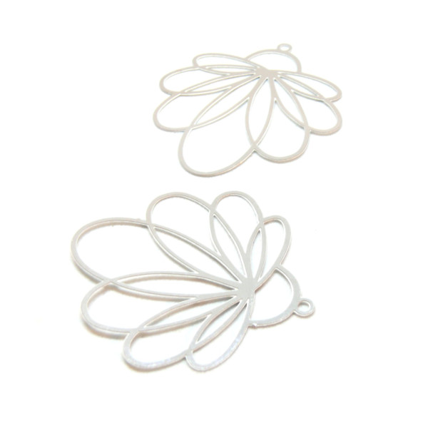 Estampes, pendentifs filigrane Fleur Eventail 34 par 31mm, Acier Inoxydable finition Argent Platine