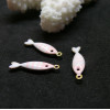 Pendentifs Poissons 18 par 5mm, Résine style émaillé, Acier Inoxydable 304 finition Doré, PVD
