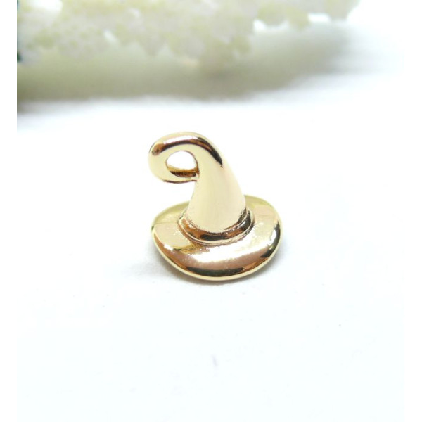 Pendentif Chapeau de Sorcière 12mm, Laiton finition doré à l'or fin 18K