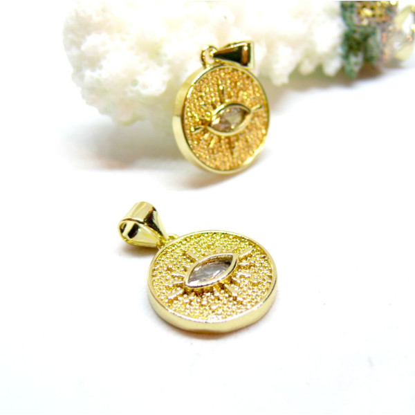 Pendentif attache triangle, Amulette avec Strass, laiton finition Doré  à l'or fin 18K