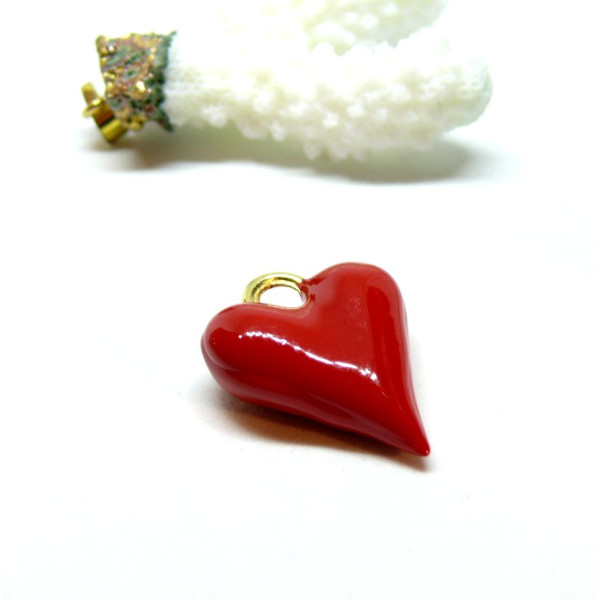 Pendentif Cœur Rouge 3D 28mm, Laiton avec résine émaillé, finition Doré à l'or fin 18K